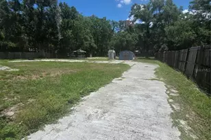 12521 Pittsfield Ave, Tampa, FL 33624 - Photo 5