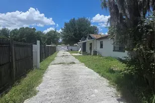 12521 Pittsfield Ave, Tampa, FL 33624 - Photo 3