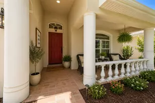 1822 Greystone Heights Dr, Valrico, FL 33594 - Photo 3
