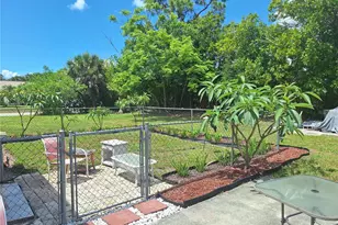 402 Cicero St NW, Port Charlotte, FL 33948 - Photo 3
