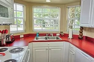 2077 Wetland Point, Lutz, FL 33558 - Photo 11