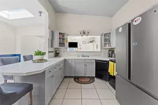 7300 11th Ave N, Saint Petersburg, FL 33710 - Photo 9
