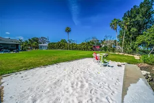 1620 Seabreeze Dr, Tarpon Springs, FL 34689 - Photo 91