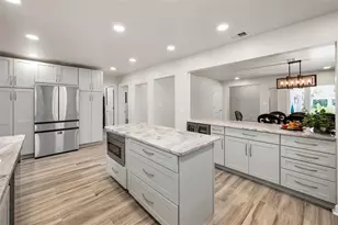 1620 Seabreeze Dr, Tarpon Springs, FL 34689 - Photo 25