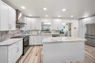 1620 Seabreeze Dr, Tarpon Springs, FL 34689 - Photo 29