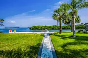 1620 Seabreeze Dr, Tarpon Springs, FL 34689 - Photo 87