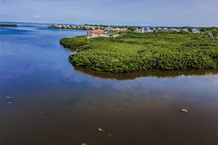 1620 Seabreeze Dr, Tarpon Springs, FL 34689 - Photo 11