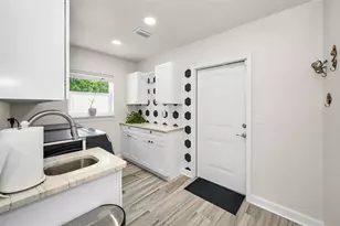 1620 Seabreeze Dr, Tarpon Springs, FL 34689 - Photo 51