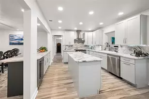 1620 Seabreeze Dr, Tarpon Springs, FL 34689 - Photo 19