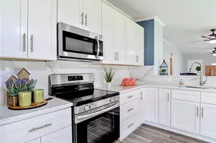 12331 Parkwood St, Hudson, FL 34669 - Photo 9