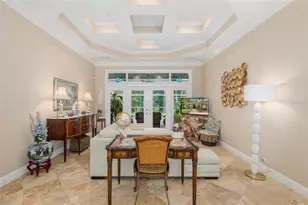 321 Waterford Cir E, Tarpon Springs, FL 34688 - Photo 9