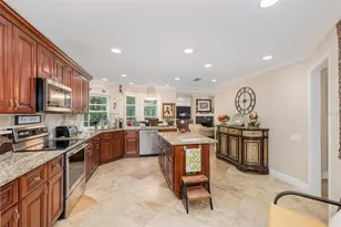 321 Waterford Cir E, Tarpon Springs, FL 34688 - Photo 27