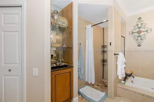 321 Waterford Cir E, Tarpon Springs, FL 34688 - Photo 23