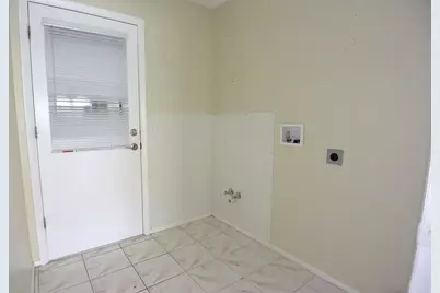 9027 Warwick Lane, New Port Richey, FL 34655 - Photo 31
