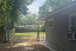 10018 N 14th St, Tampa, FL 33612 - Photo 15