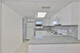 72 Lake Shore Dr, Palm Harbor, FL 34684 - Photo 15