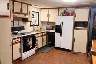 38533 Lansing Ave, Zephyrhills, FL 33542 - Photo 7