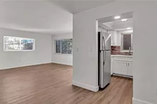 5900 22nd Ave N, Saint Petersburg, FL 33710 - Photo 17
