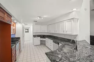 8020 Moonlight Ln, New Port Richey, FL 34654 - Photo 13