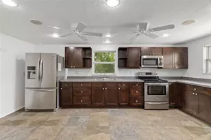 4104 Arrowhead Ave, Spring Hill, FL 34606 - Photo 7