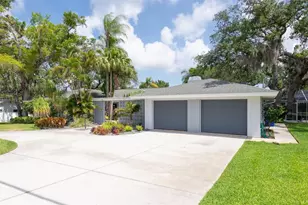 1350 Fairway Dr, Dunedin, FL 34698 - Photo 3