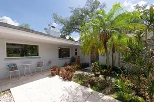 1350 Fairway Dr, Dunedin, FL 34698 - Photo 5