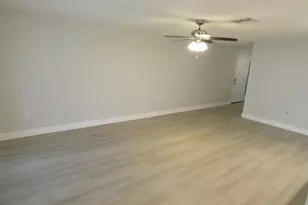 1024 10th Cir SE, Largo, FL 33771 - Photo 7