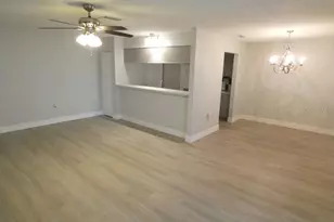 1024 10th Cir SE, Largo, FL 33771 - Photo 5