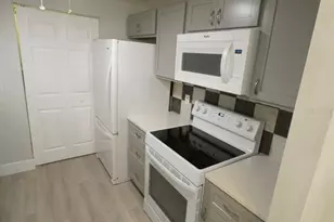 1024 10th Cir SE, Largo, FL 33771 - Photo 9