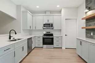 352 Garfield Ave, Masaryktown, FL 34604 - Photo 21