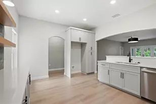 352 Garfield Ave, Masaryktown, FL 34604 - Photo 19