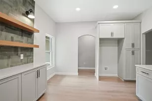 352 Garfield Ave, Masaryktown, FL 34604 - Photo 17