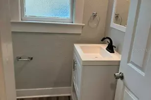 308 Grove St N, Saint Petersburg, FL 33701 - Photo 7