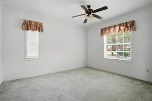 9011 Foxdale Ln, Spring Hill, FL 34608 - Photo 17