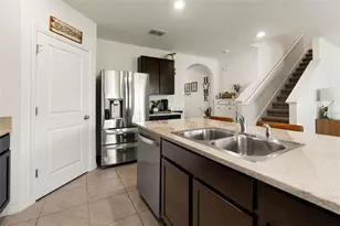 33567 Hamilton Hl Ln, Wesley Chapel, FL 33545 - Photo 11