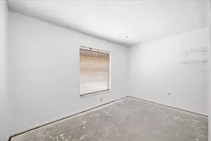 11208 Portsmouth St, Spring Hill, FL 34609 - Photo 17