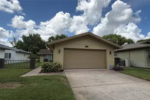 7800 Fairlawn Dr, Hudson, FL 34667 - Photo 3