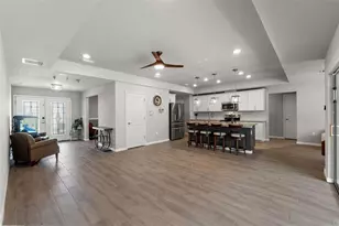 12182 Pioneer Ave, Weeki Wachee, FL 34614 - Photo 17