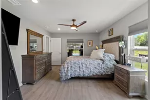 12182 Pioneer Ave, Weeki Wachee, FL 34614 - Photo 33