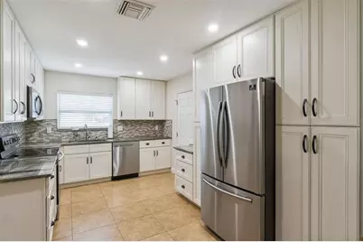 5246 Mayapple Circle, Orlando, FL 32821 - Photo 9