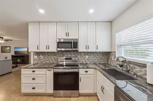 5246 Mayapple Cir, Orlando, FL 32821 - Photo 7