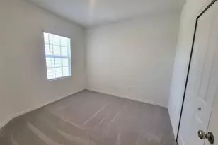 3328 Lapis Lk Dr, Zephyrhills, FL 33541 - Photo 21