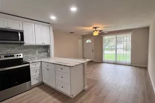 7020 Wentworth Way, New Port Richey, FL 34655 - Photo 3