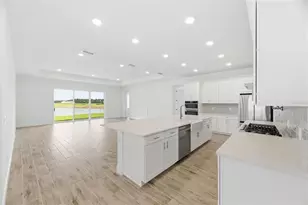 2592 Wise River Ln, Zephyrhills, FL 33541 - Photo 25