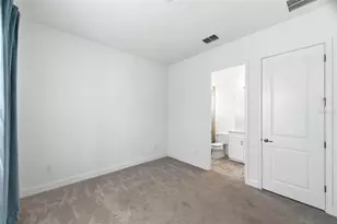 2592 Wise River Ln, Zephyrhills, FL 33541 - Photo 11