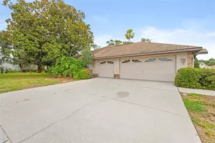 12239 Forest Crest Ct, Spring Hill, FL 34609 - Photo 3