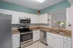9812 51st Ave N, Saint Petersburg, FL 33708 - Photo 3