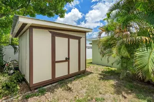 9812 51st Ave N, Saint Petersburg, FL 33708 - Photo 23