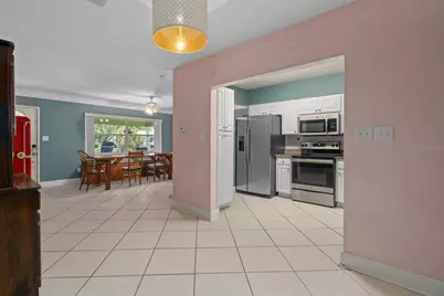 9812 51st Avenue N, Saint Petersburg, FL 33708 - Photo 9