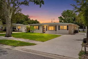 723 W Bayshore Dr, Tarpon Springs, FL 34689 - Photo 1